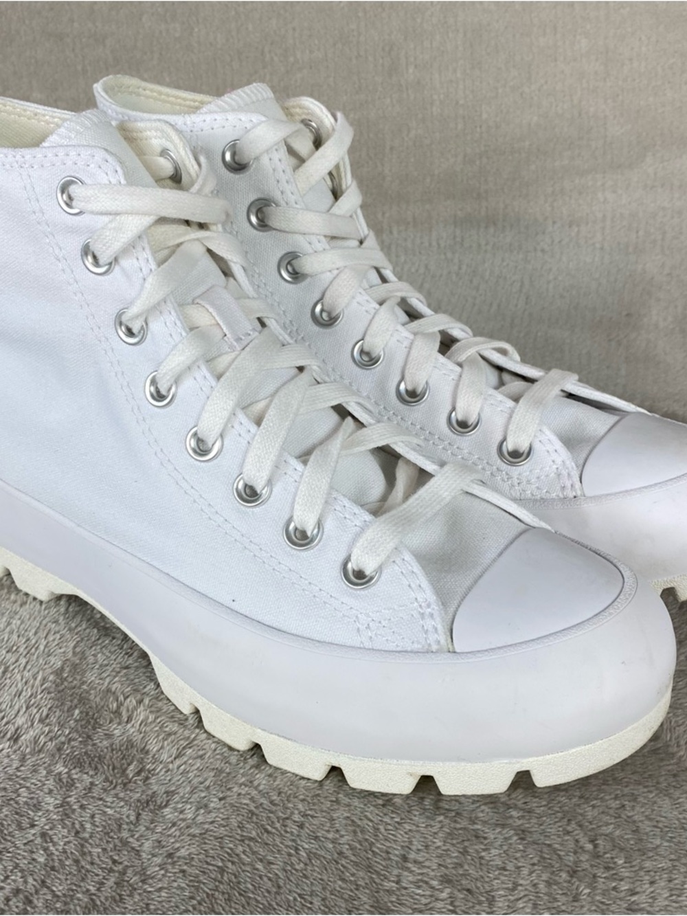 Converse Chuck Taylor All Star Lugged Hi Womens SZ 9 White Canvas Shoes Sneaker